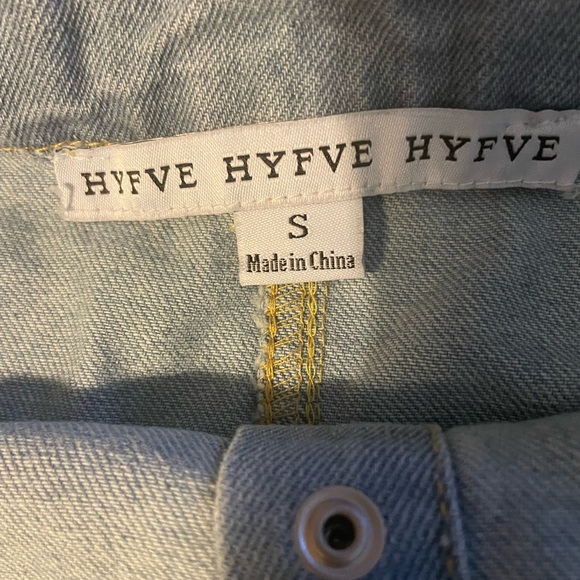 NWOT Button Up Denim Mini Skirt. Size Small. - Picture 5 of 7